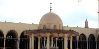 La moschea Amr ibn al-Asi, Cairo