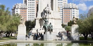 Monumento a Cervantes, Plaza de España, Madrid