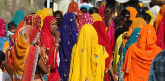 donne indiane in sari