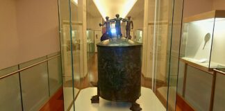 Cista Ficoroni descrizione